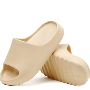 LIKE Yeezy unisex light beige slides